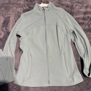 Lululemon Athletica Women's Soft Gray Utility Jacket